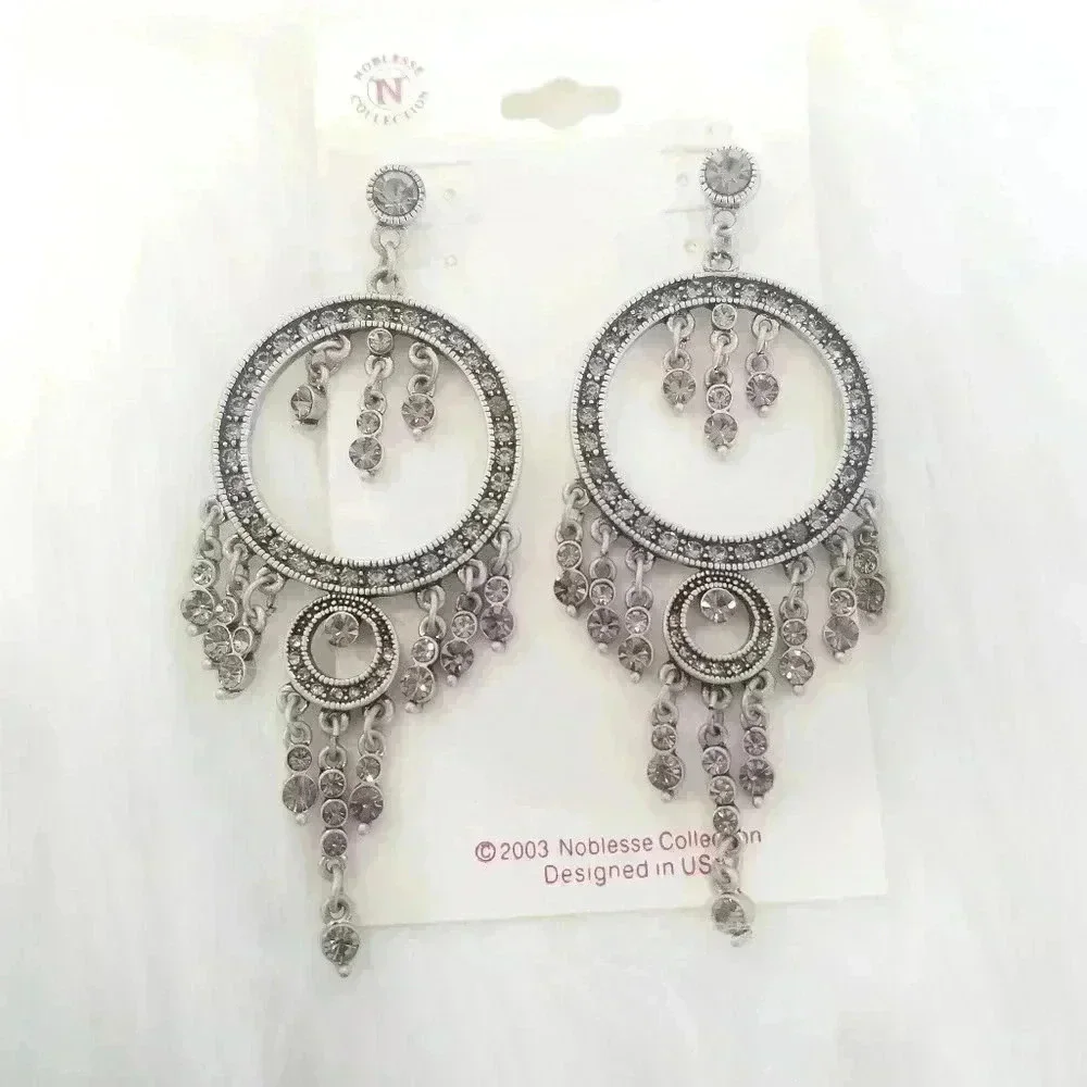 Silver dangling circle earrings